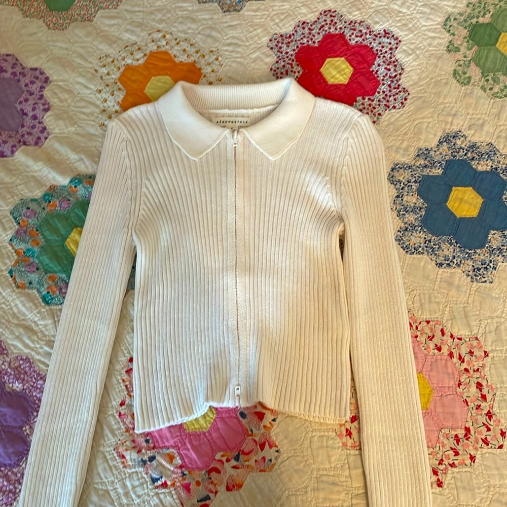 Women’s collared sweater